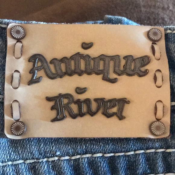 Antique River est. 2009 Distressed men’s Jeans - Picture 6 of 6